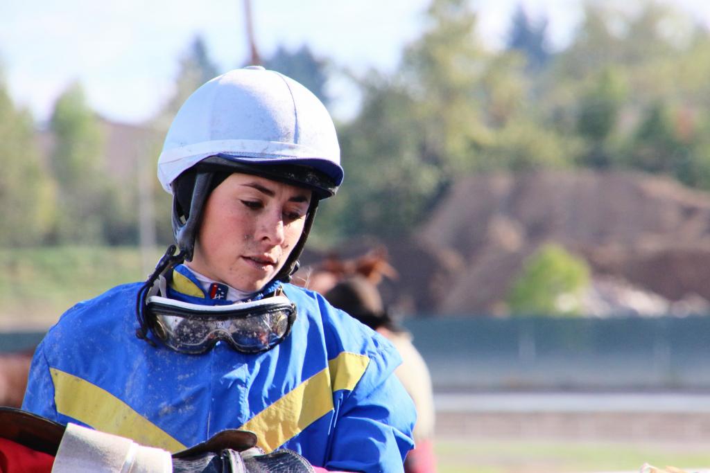 Thinking through the race she just lost. (Julie June Stewart photo)